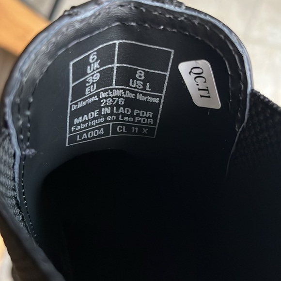 Dr. Martens 2976 Chelsea Boot - Women's - Picture 9 of 10